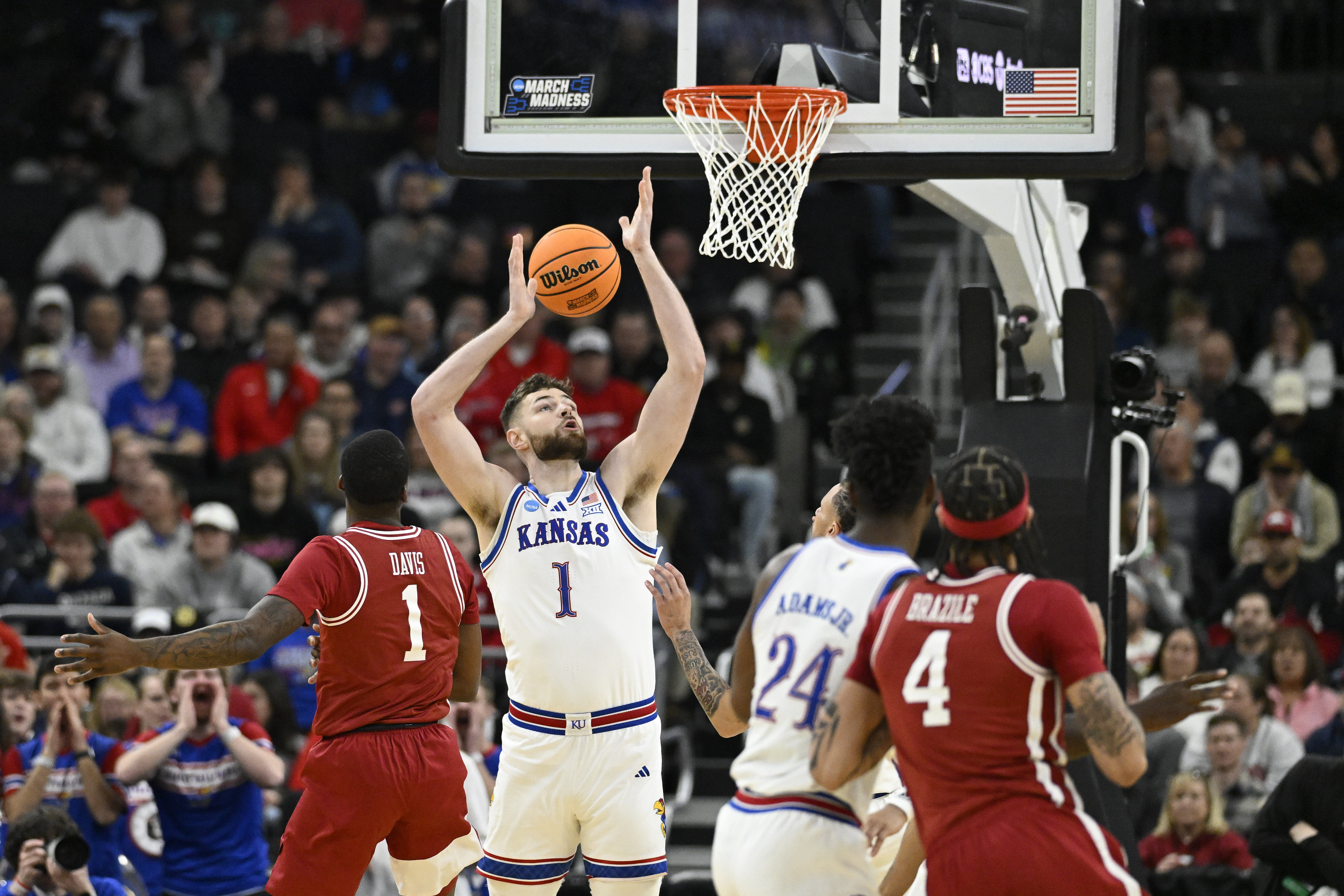 Despite an impressive college career, question marks surround Hunter Dickinson's NBA chances. (Photo Credit: IMAGN)